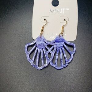 𝅺seashell irredescent earrings boho pearl look